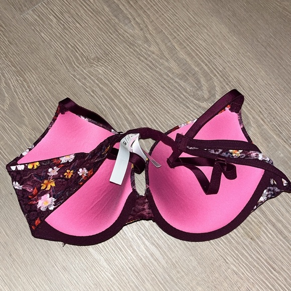 Victoria’s Secret push-up bra 36C - Picture 2 of 3